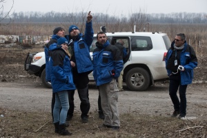 OSCE_SMM_monitoring_the_movement_of_heavy_weaponry_in_eastern_Ukraine_(16544233550)